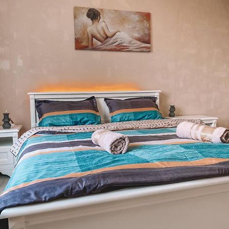 Luxury Sky Apartment キシナウ エクステリア 写真