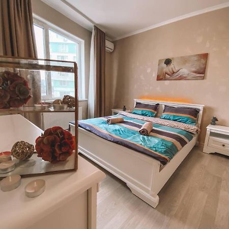Luxury Sky Apartment キシナウ エクステリア 写真
